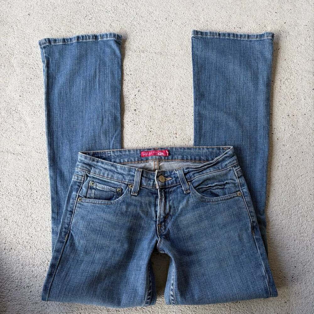 Levi's vintage 524 Too Superlow Boot Cut Jeans Low Rise size 3